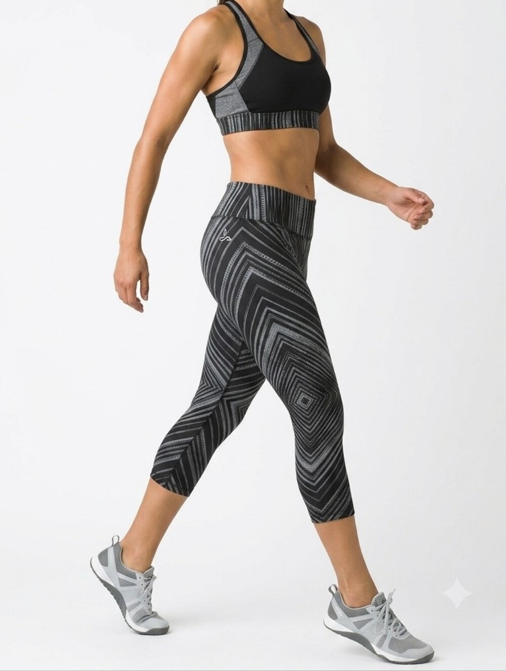 PrAna Roxanne Black & Gray Geometric Striped Capri Leggings Size L Like New